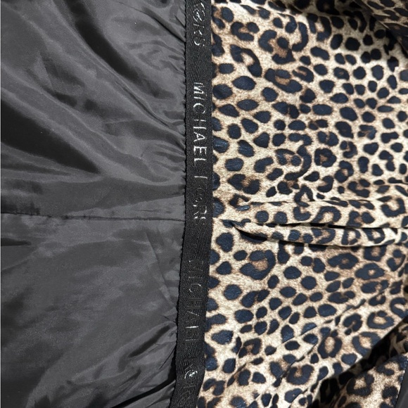 Michael Kors' quilted anorak coat, clever zip-out hood hidden, wing collar. - Picture 4 of 11